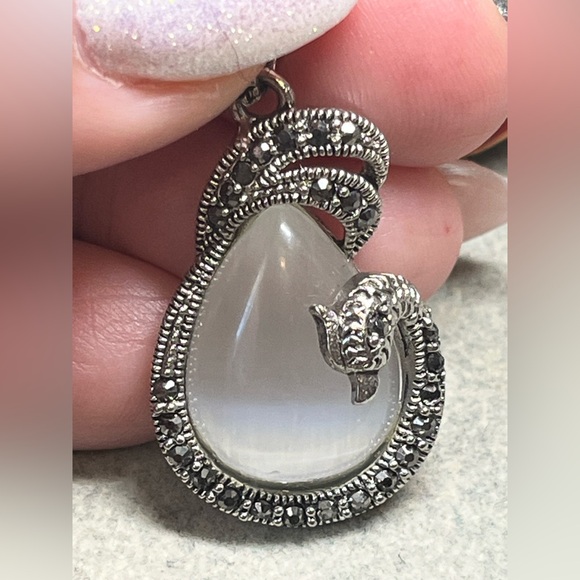 White cats eye pendant with black marcasite-stamped 925 - Picture 4 of 8